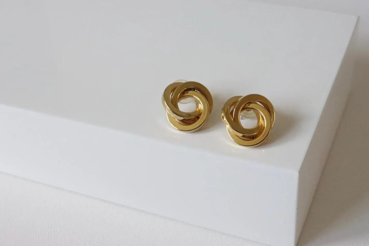 MONET LOVE KNOT
